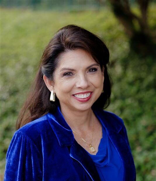 Dr. Robin Avelar La Salle